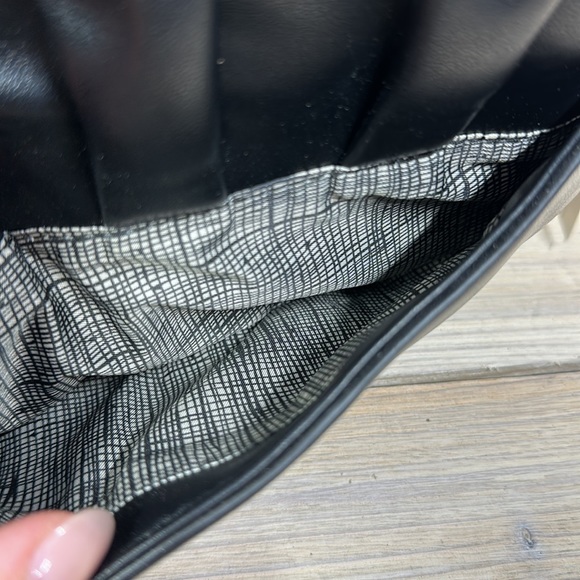 Urban Expressions Black Fleur Vegan Crossbody Purse with Gold Tone Chain - Picture 9 of 14